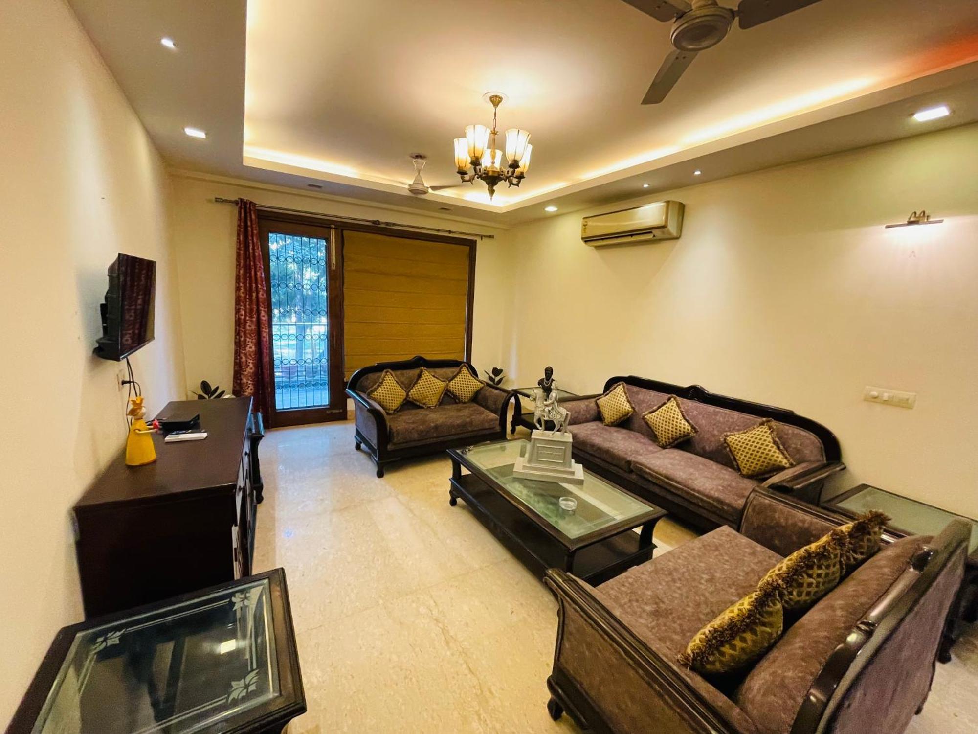 Fortune Service 4bhk,j191 Saket * New Delhi