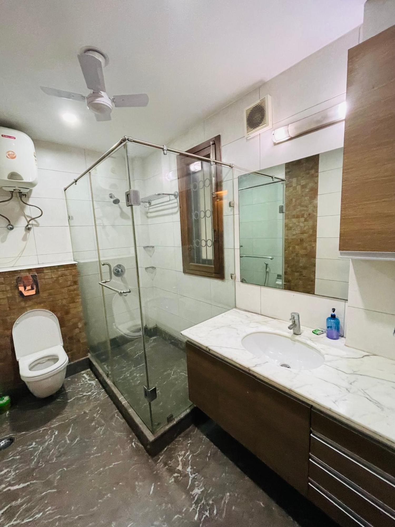 Fortune Service 4bhk,j191 Saket Apartment *