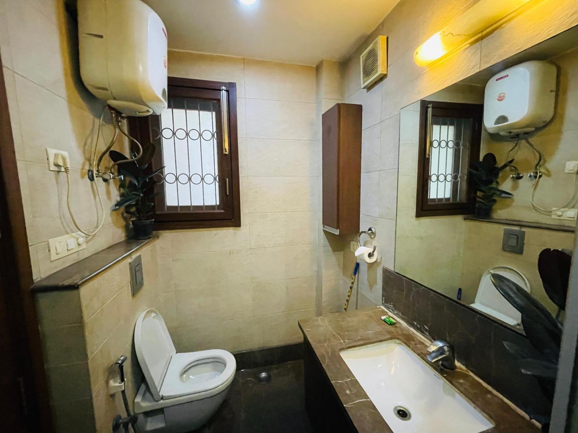 Apartment Fortune Service 4bhk,j191 Saket