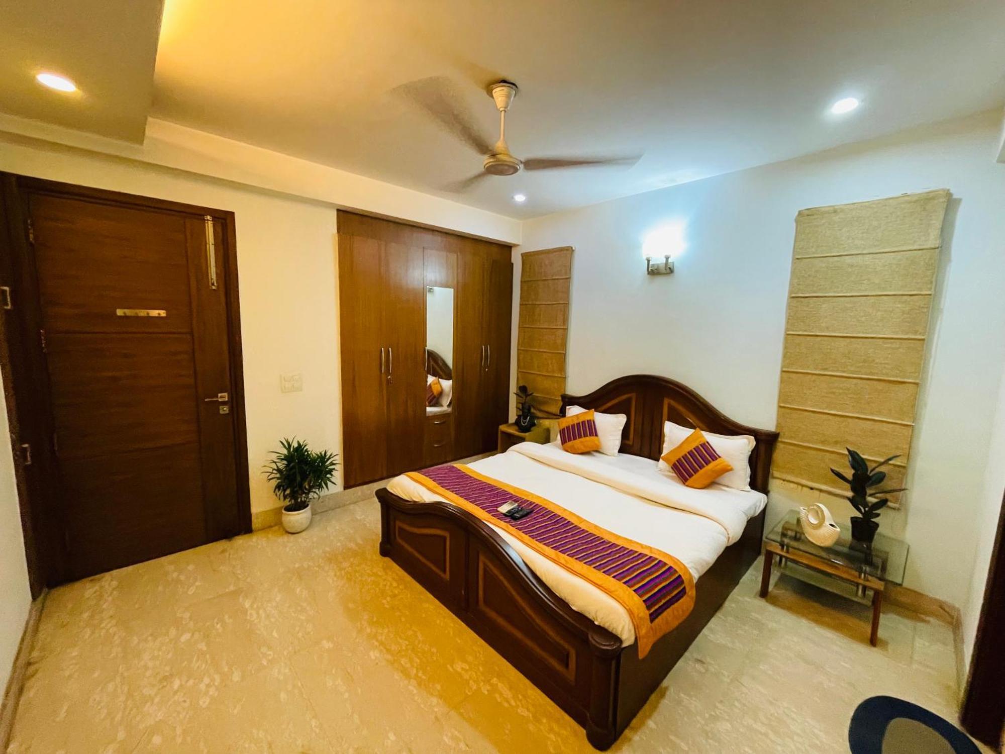 Fortune Service 4bhk,j191 Saket Apartment New Delhi