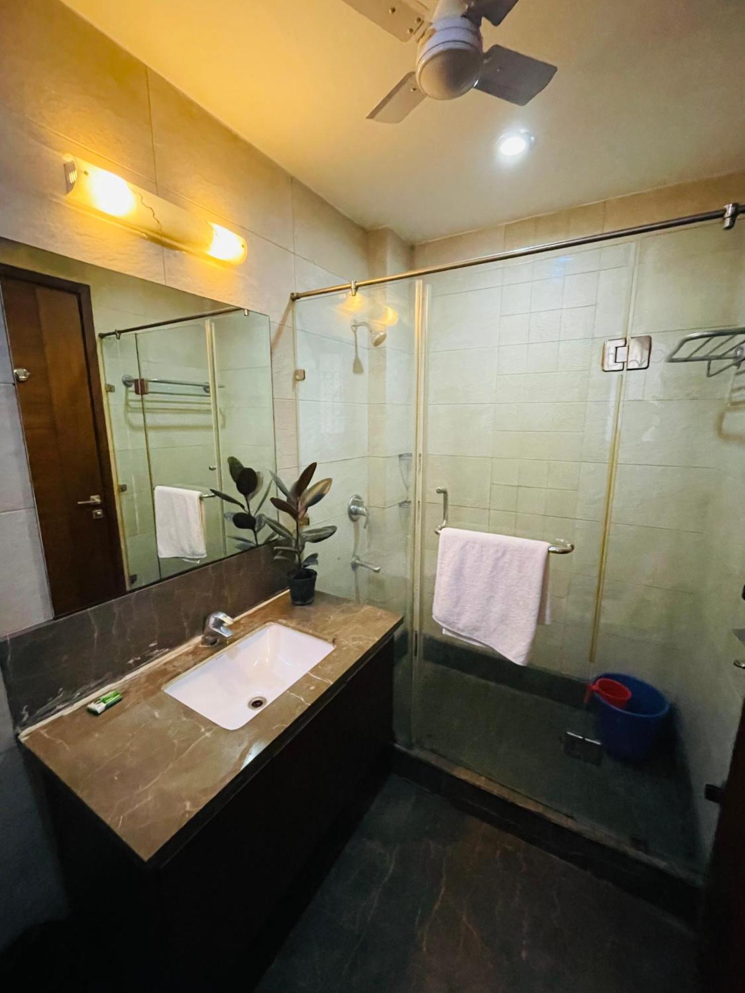 Fortune Service 4bhk,j191 Saket Apartment *