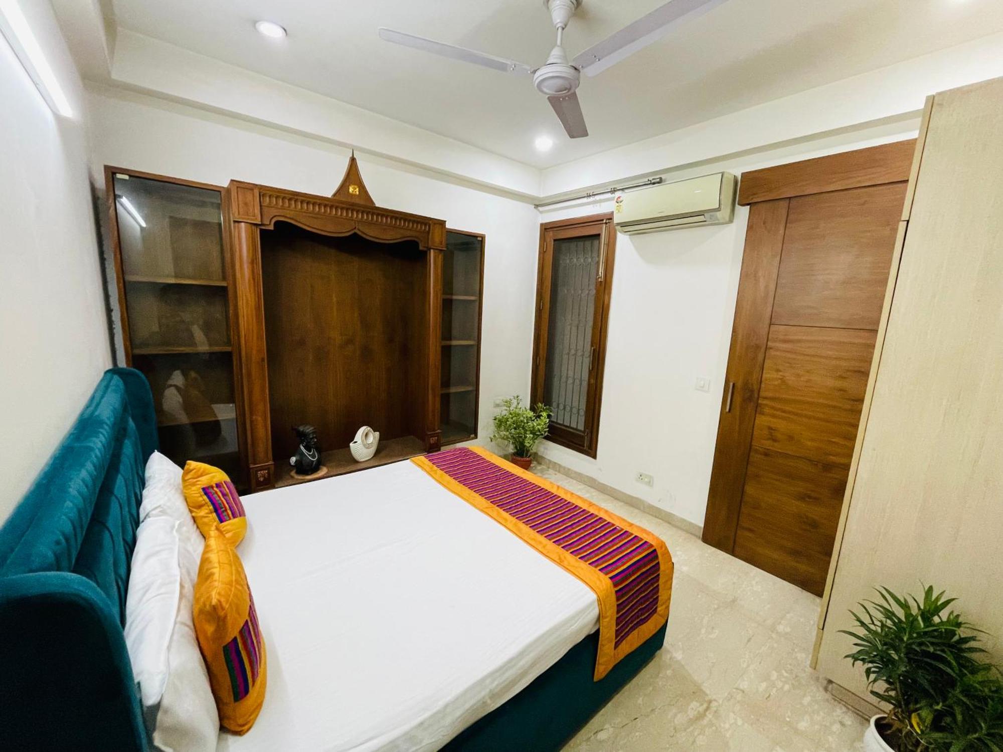 Apartment Fortune Service 4bhk,j191 Saket