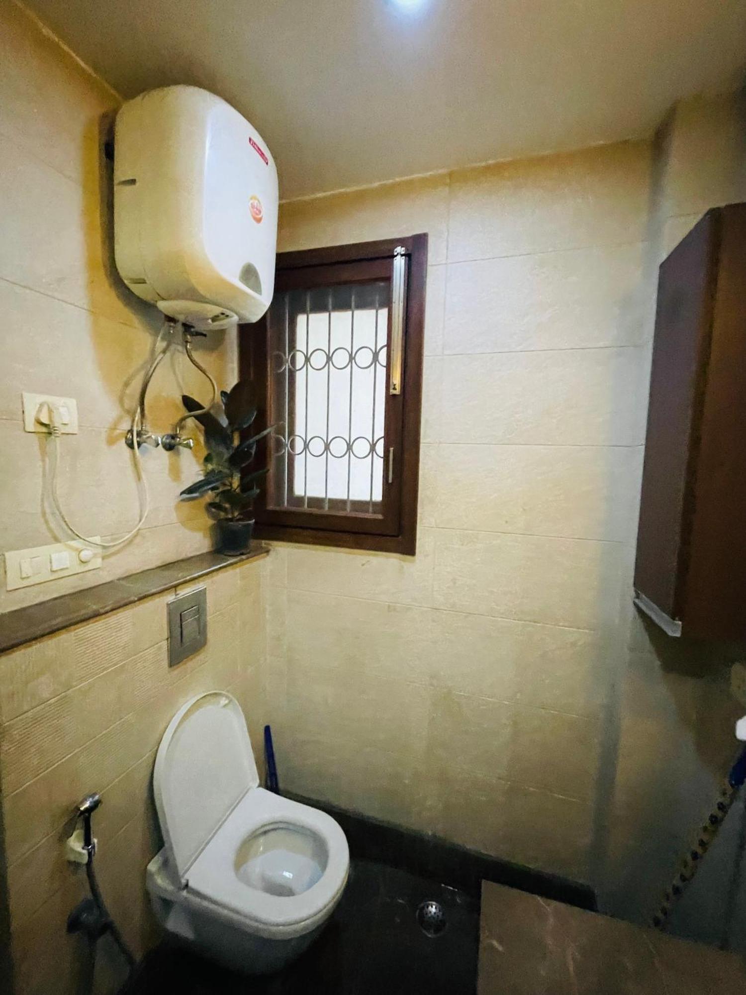 Fortune Service 4bhk,j191 Saket New Delhi