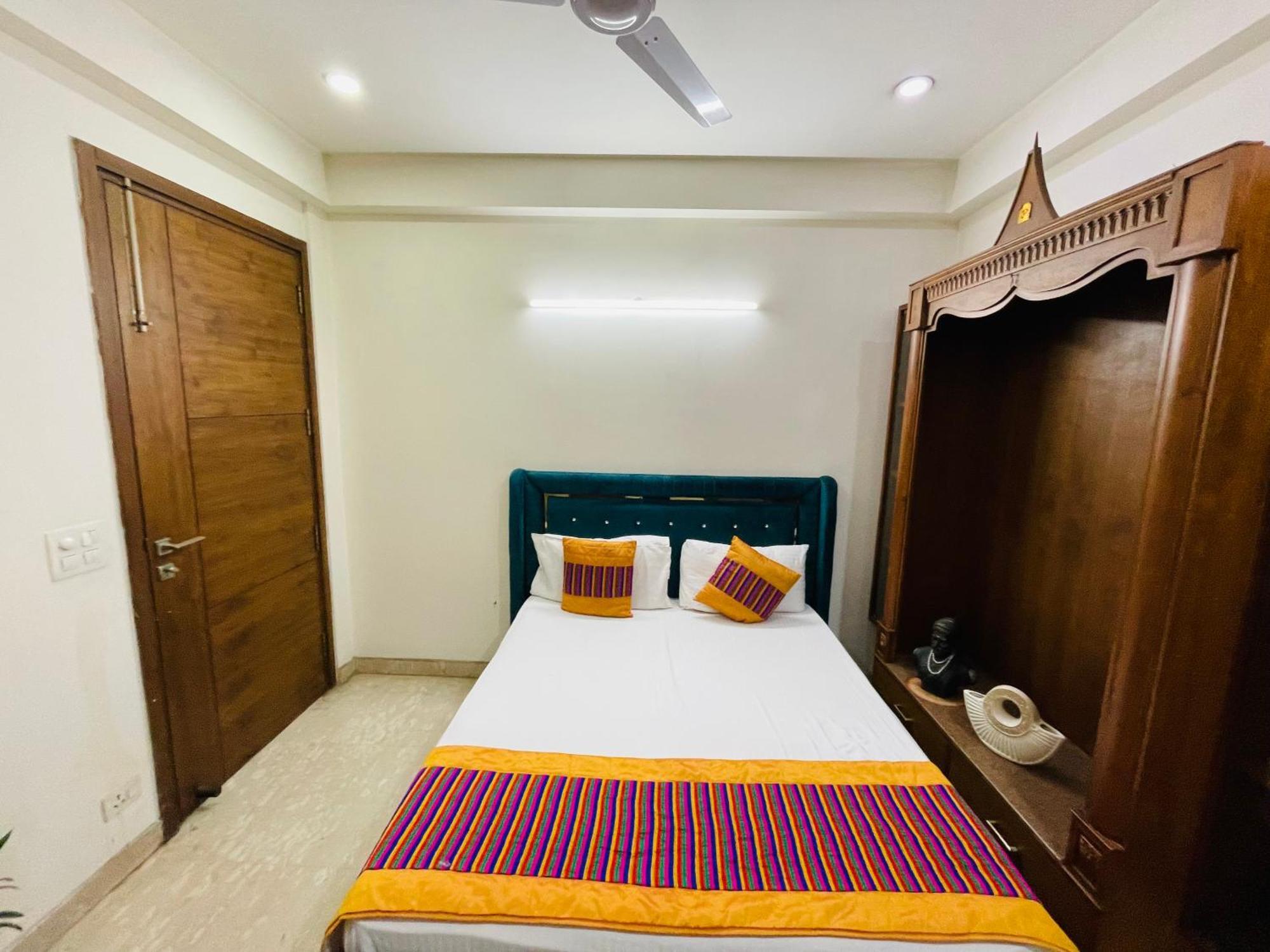 Fortune Service 4bhk,j191 Saket * New Delhi